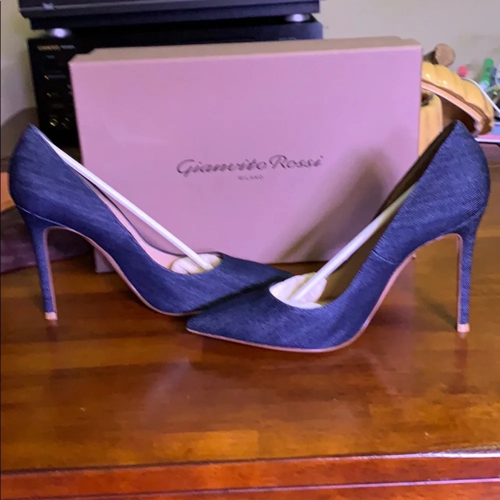 Gianvito Rossi Blue Heels - Picture 1 of 3
